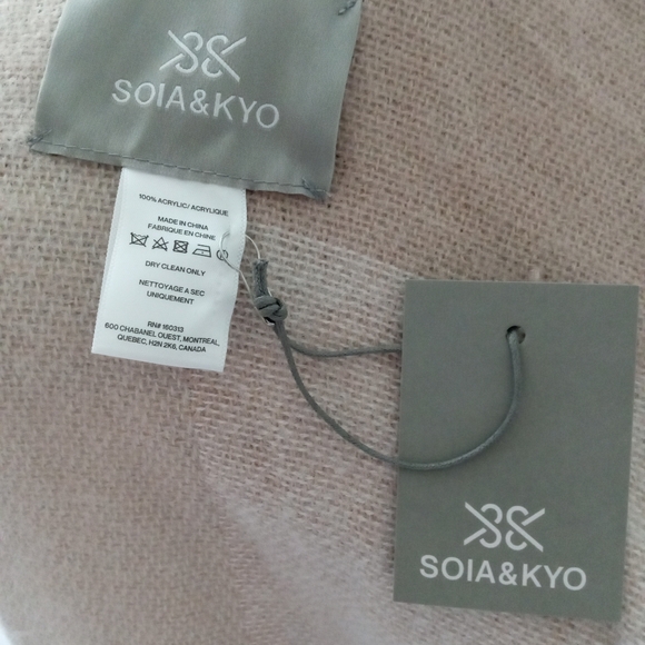 SOIA&KYO OSFA Soft Stylish Wrap Cover Tan/Cream Color Fashionable Fall 🍂 Attire - Picture 12 of 14